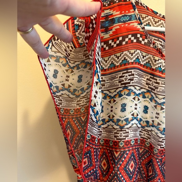 By & By Aztec Sleeveless Women’s M Blouse Top Built In Cami Round Neckline - Picture 4 of 10